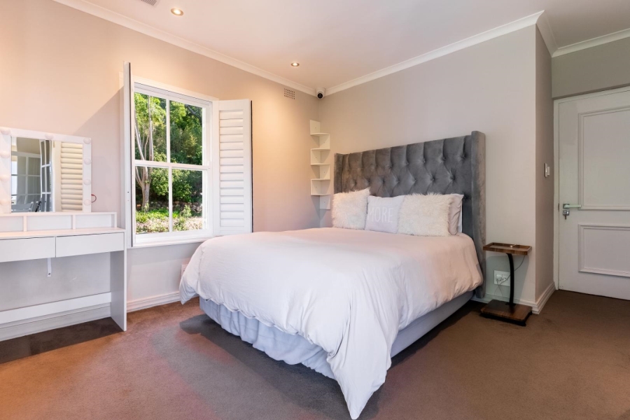 4 Bedroom Property for Sale in Constantia Western Cape